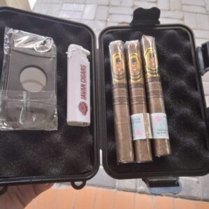 Case Hitam + 3 pcs Cerutu Adipati Corona + Cutter Lighter