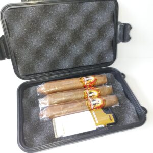 Case Hitam + Korek + 3 pcs Cerutu Senator Royal